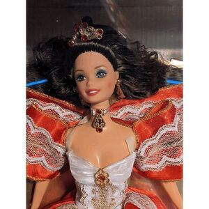 NWT BARBIE Special Edition Collectible 1997 Happy Holidays 17832